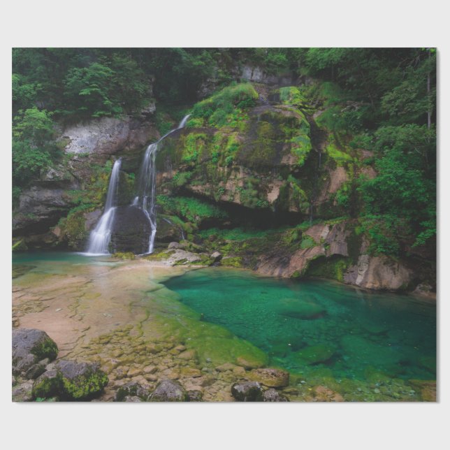 Atemberaubender Wasserfall Virje, Slowenien Poster Geschenkpapier (Flach)