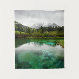 Atemberaubender wolkiger Tag in den Quellen von Ze Wandteppich