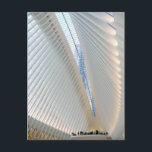 Atemberaubendes Bild des Oculus im WTC Postkarte<br><div class="desc">Mit dieser atemberaubenden Postkarte mit dem Oculus im World Trade Center senden Sie ein Stück von New Yorks architektonischem Wunderwerk an Freunde und Familie. Diese von dem renommierten Architekten Santiago Calatrava entworfene ikonische Struktur symbolisiert die Widerstandsfähigkeit und Erneuerung nach den Ereignissen vom 11. September 2001. Diese Postkarte erfasst die komplizierten...</div>