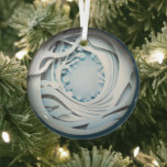 Ätherische 3D-Look Winterszene Glasdekoration Ornament Aus Glas<br><div class="desc">Das schöne Bild einer 3D-Look Winterszene strahlt und reflektiert Ihre Lichter und ergänzt Ihren Weihnachtsbaum und die Erholung Ihrer Zuhause. Schöne Farben.</div>