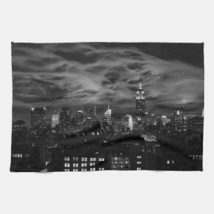 Ätherische Wolken: NYC Skyline, ESB Black and Whit Geschirrtuch