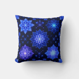 Ätherisches Glow Floral Throw Kissen