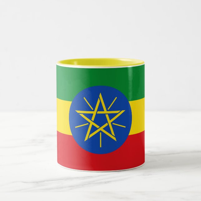 Äthiopische Flagge Zweifarbige Tasse (Mittel)