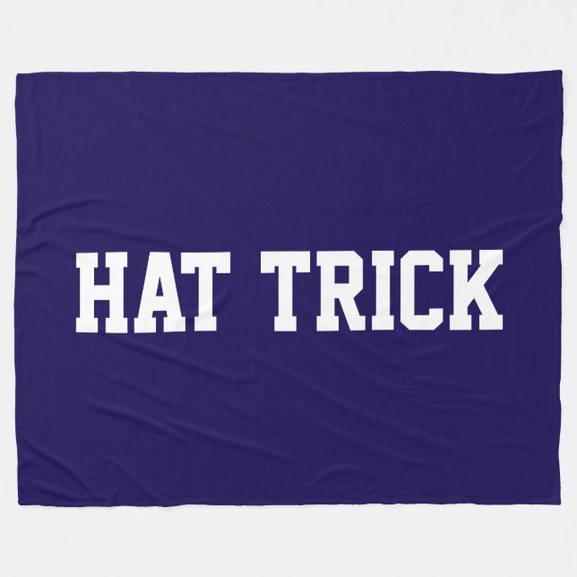 Athletic Bold White HAT TRICK Text On Navy Blue Fleecedecke (Vorderseite (Horizontal))