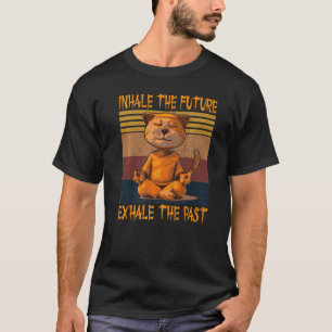 Atme Die Zukunft Om Meditation Yoga Katze ein T-Shirt