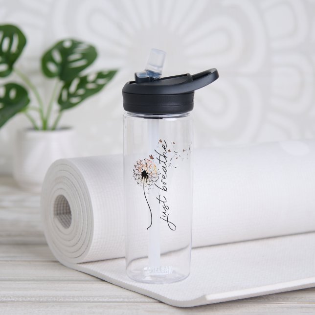 Atme einfach Löwenzahn im Wind  Trinkflasche (Yoga (gedreht))