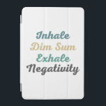 Atmen Sie die Dim Sum Exhale Negativität ein iPad Mini Hülle<br><div class="desc">Tragen Sie eine Erinnerung, um sich mit Ihnen in positiver Form zu bewegen, wo immer Sie auch hingehen. Das lebendige Design ist auffällig und kühl, während die inspirierende Phrase als tägliche Erinnerung dient, Negativität lassen und sich auf das Gute zu konzentrieren. Dieses Cover besteht aus hochwertigen Materialien, um einen maximalen...</div>