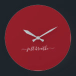 Atmen Sie einfach die bordeauxrote, elegante Skrip Große Wanduhr<br><div class="desc">Moderne Yoga-Uhr mit schicken bordeauxfarbenen Hintergrund und elegantem,  weißem Schriftsatz mit dem Zitat "Atmen".</div>