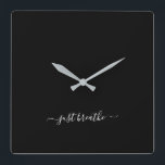 Atmen Sie einfach schwarz elegante Skript-Yoga gro Quadratische Wanduhr<br><div class="desc">Moderne Yoga-Uhr mit schicken schwarzen Hintergrund und elegantem,  weißem Schriftsatz mit dem Zitat "Atmen".</div>