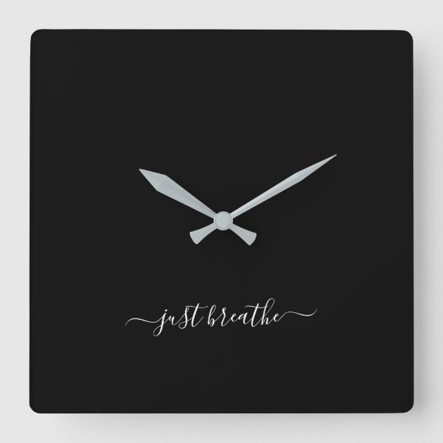Atmen Sie einfach schwarz elegante Skript-Yoga gro Quadratische Wanduhr (Vorderseite)