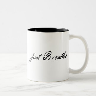 atmen Sie einfach Zweifarbige Tasse