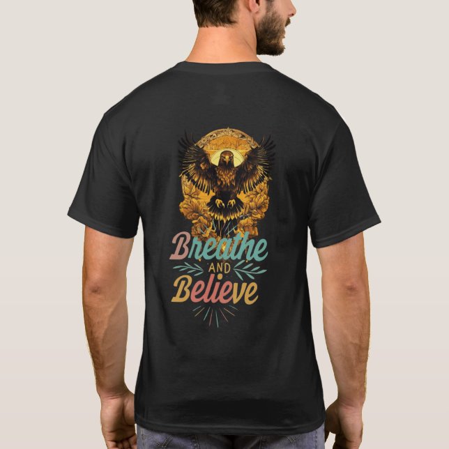 "Atmen und glauben" Goldener Adler Tattoo T-Shirt (Rückseite)