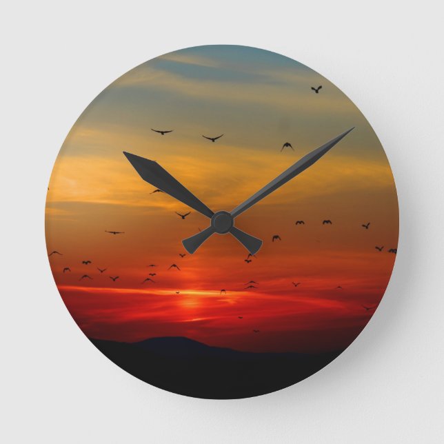 Atmosphärischer Himmel, Sonnenuntergang, Vögel, sc Runde Wanduhr (Vorderseite)