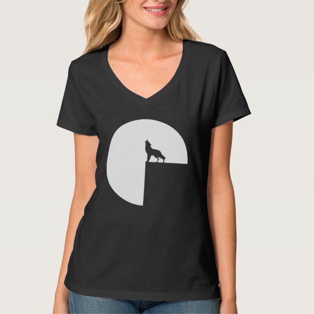 Atmospheric Wolf Howling at the Full Moon  1 T-Shirt (Vorderseite)