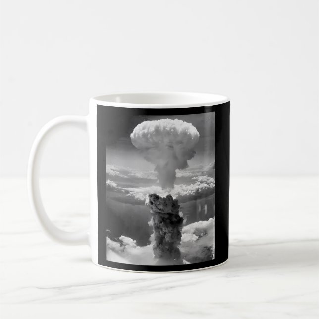 Atombombe Nukleare Wolke gegen Nukleare Tests Kaffeetasse (Links)