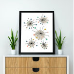 Atomische Sternexplosion Mitte des Jahrhunderts mo Poster<br><div class="desc">Dieses moderne Kunstwerk aus der Mitte des Jahrhunderts zeigt Sternexplosionen in den Farben Türkisblau,  Orange,  Bräune,  Grün,  Blau und Schwarz. Dies wird eine fantastische Ergänzung zu Ihrer Retro-Wohngestaltung!</div>