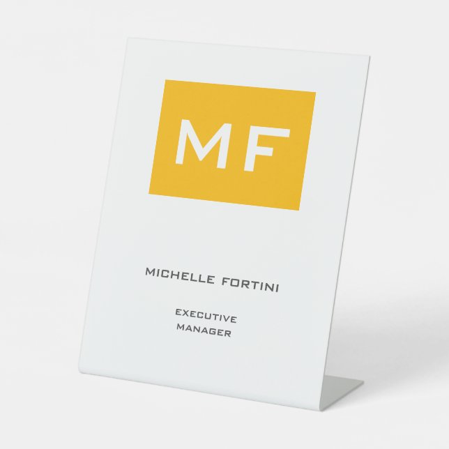 Attraktive Monogram gelb weiß Moderne Minimalistis Sockelschild (Vorderseite)