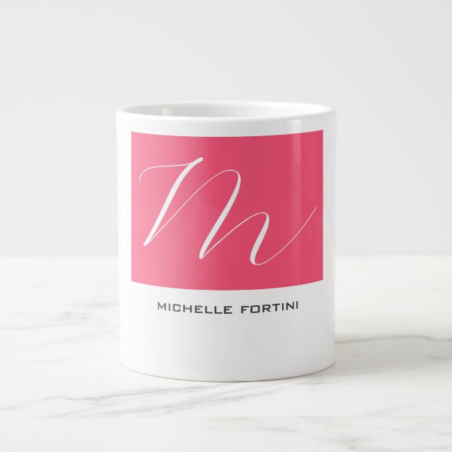 Attraktive Monogram Pink White Modern Schlicht Jumbo-Tasse (Vorderseite)