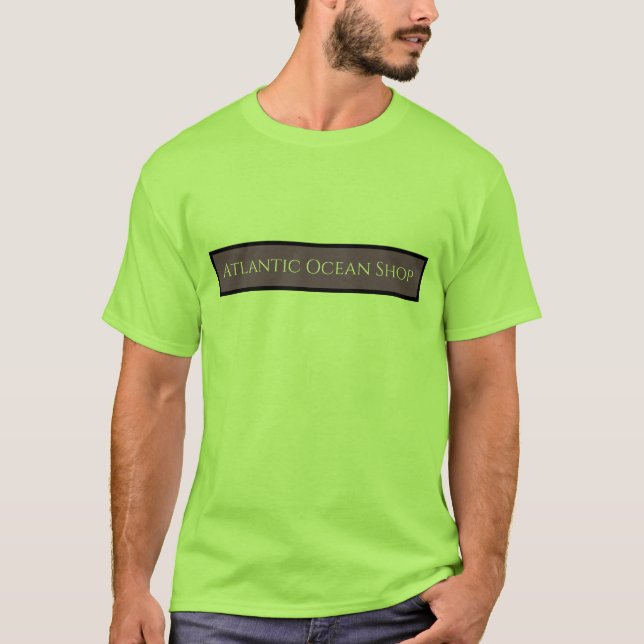 Attraktiver T - Shirt und mehr Kleidung (Vorderseite)