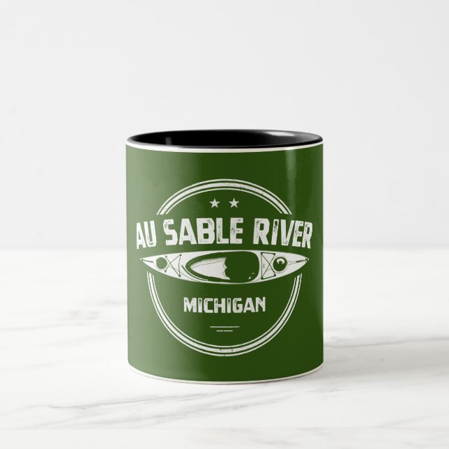 Au Sable River Michigan Kayaking Zweifarbige Tasse (Mittel)