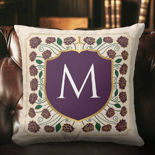 Aubergine mittelalterliches Schwert Schild Monogra Kissen