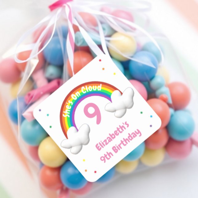 Auf Cloud 9! Rainbow Birthday Quadratischer Aufkleber (Von Creator hochgeladen)