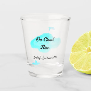 Auf Cloud neun pastellblauen Wolken Stern Bachelor Schnapsglas