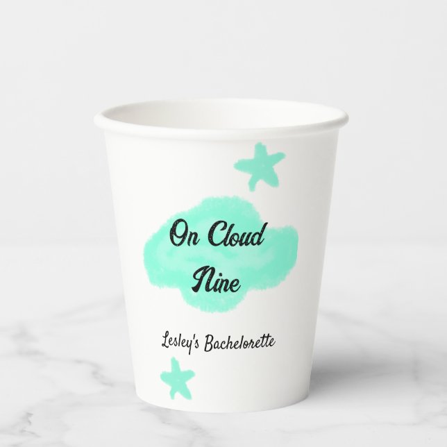 Auf Cloud neun pastellgrünen Wolken Stern Bachelor Pappbecher (Vorderseite)