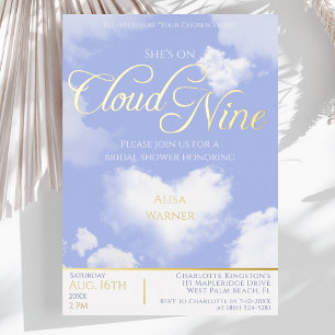Auf Cloud Nine Elegante Herzblauer Himmel Brautpar Folieneinladung
