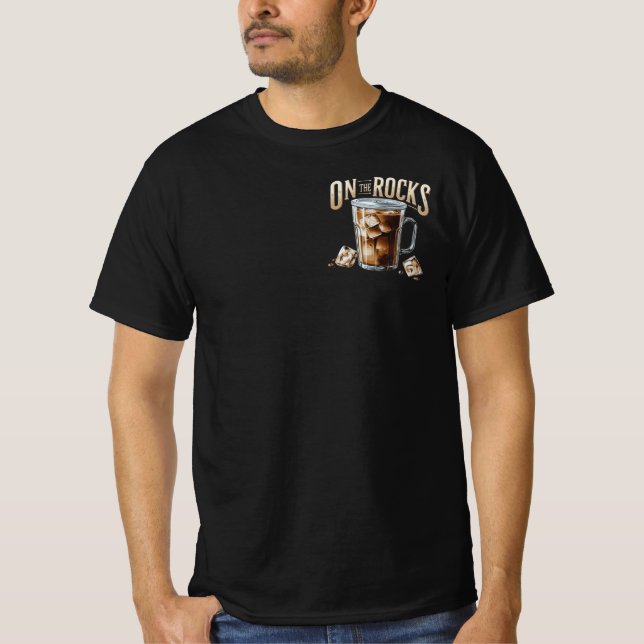 Auf dem Felsen eiskalten Kaffee T-Shirt (Vorderseite)