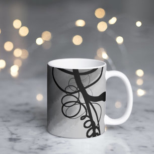 Auf dem Raster: Abstrakt grau, schwarz und weiß Kaffeetasse