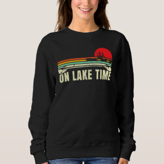 Auf dem See Retro Bootfahren Pontooning Kajak mögl Sweatshirt