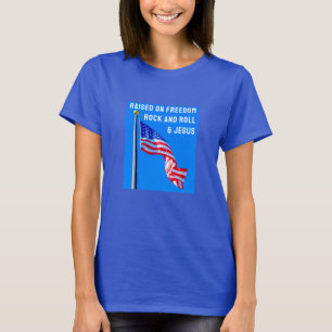 Auf dem T - Shirt Freiheit (dunkel) angestiegen