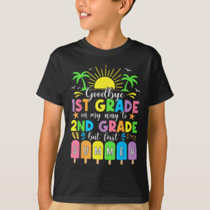 Auf dem Weg in die zweite Klasse, aber in der erst T-Shirt