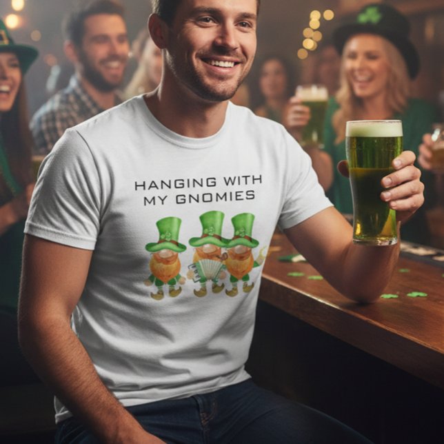Auf dem Weg zu meinen Gnomies Funny St. Patrick's  T-Shirt (Von Creator hochgeladen)