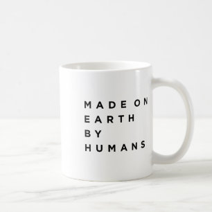 Auf der Erde vom Tag der menschlichen Erde Gerette Kaffeetasse