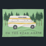 AUF DER STRASSE WIEDER LKW-Camping mit Baumbestand Geschirrtuch<br><div class="desc">WIEDER AUF DER STRASSE! Ich möchte lieber RVing sein!! Was ist mit dir? Karo dir dieses süße LKW Camper Handtuch und Karo mein Geschäft für mehr passende Artikel wie Hemden, Magnete, Schlüsselanhänger, Kissen, Aufkleber und mehr. Und natürlich auch mehr RV, Campervan, Motorhome und Camping. Passen Sie diese Tasse mit einem...</div>