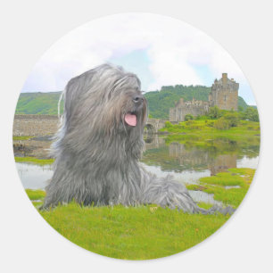 Auf Eilean Donan Runder Aufkleber