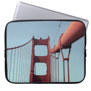 Auf Golden gate bridge Laptopschutzhülle