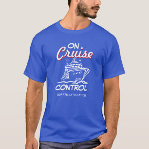 Auf Kreuzfahrt PERSONALISIERTES Urlaubs-T-Shirt T-Shirt