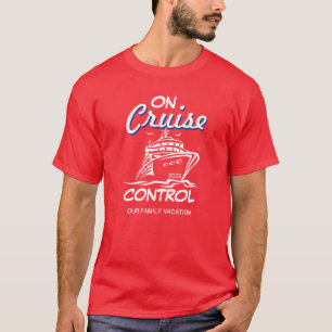 Auf Kreuzfahrtmodus PERSONALISIERTER Familienurlau T-Shirt