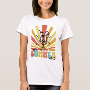 Auf Sommer-Vibes Schlürfen, Retro-Sonne, Cocktailg T-Shirt