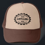 Auf Wiedersehen Spannungshallo Truckerkappe<br><div class="desc">Auf Wiedersehen Spannungshallo Pension. Lustiger Ruhestands-Partyhut für Männer und Frauen. Niedliche Geschenkidee für das Zurückziehen des Kollegen, des Mitarbeiters, des Chefs, des Partners, des Ehemanns, des Angestellten, des Vatis, des Onkels, des Vaters, des Freunds, des Pensionärs, des Vintagen Briefmarkenentwurfs des Armeesoldaten etc. mit verblaßter beunruhigter Typografie und der Sterne. Humorvolles...</div>