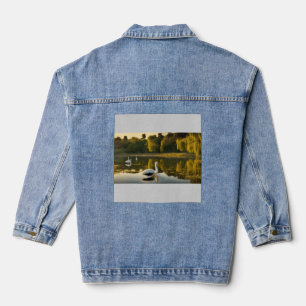 Auffallende Eleganz – Europäische Muse in moderner Jeansjacke