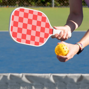 Auffälliges rotes und rosa Schachbrettmuster Pickleball Schläger