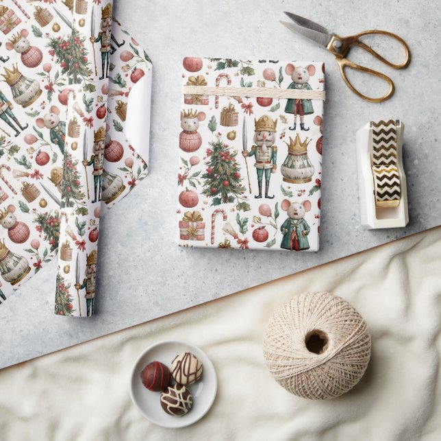 Aufgeputzte Mäuse und Christbaumkugeln Geschenkpapier (Kunsthandwerk)