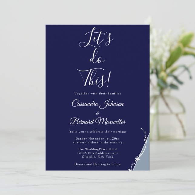 Aufgeregt Blaue weiße Typografie Minimal Wedding I Einladung (Stehend Vorderseite)
