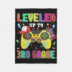 Aufgestiegen zum 3. Klasse Gamer Erster Tag Jungen Fleecedecke