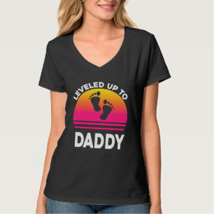 Aufgestiegen zum Daddy Bald werdender Vater T-Shirt