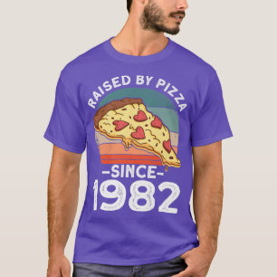 Aufgewachsen durch Pizza Geburtstagsdekorationen P T-Shirt